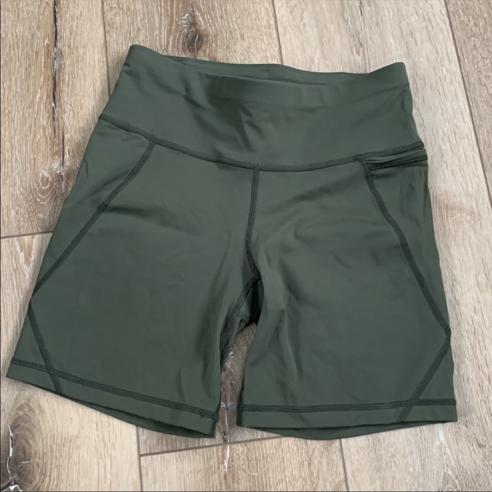 Sweaty Betty Power 6" Biker Shorts Green - Picture 3 of 6